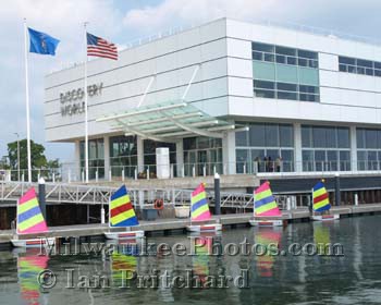 Photograph of Discovery World Boats from www.MilwaukeePhotos.com (C) Ian Pritchard